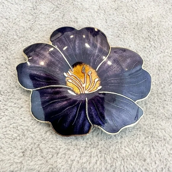 Vintage Gold Tone Cloisonne Enamel Dark Purple Orchid Blossom Brooch Pin - Picture 2 of 5